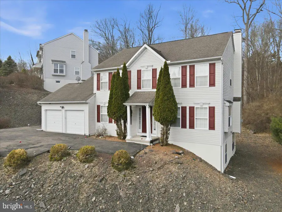 706 Franklin Ct, East Stroudsburg, PA 18302 - #3