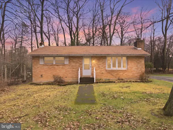 112 Pin Oak Ln, TOBYHANNA, PA 18466