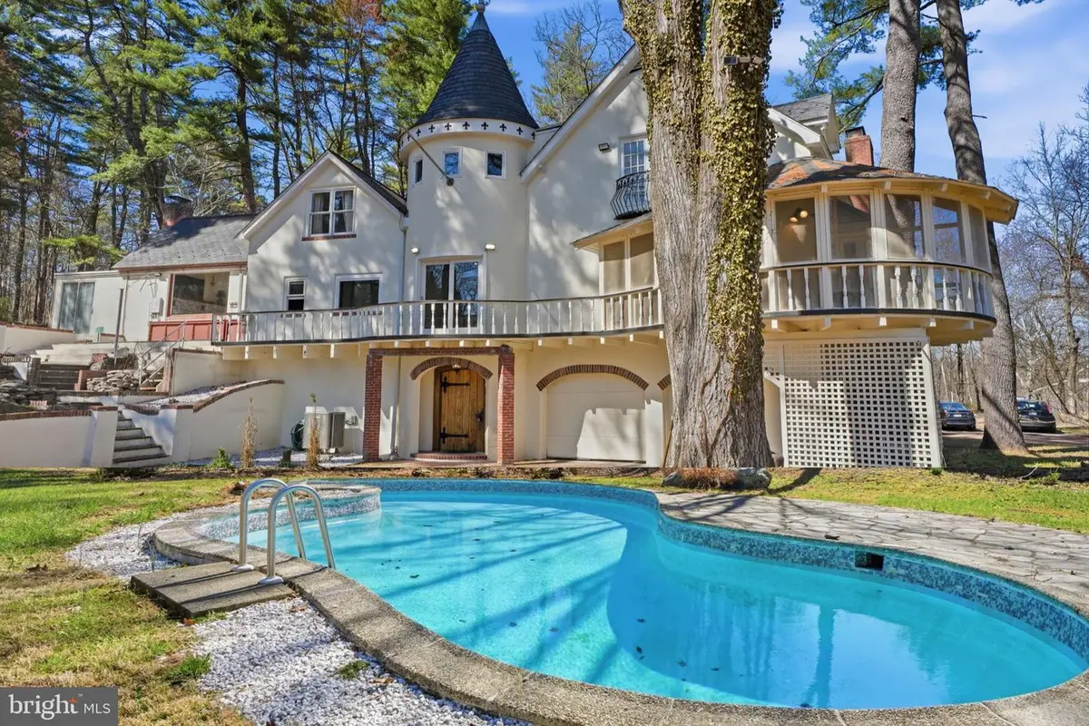 720 Stokes Mill Rd, East Stroudsburg, PA 18301 - #1
