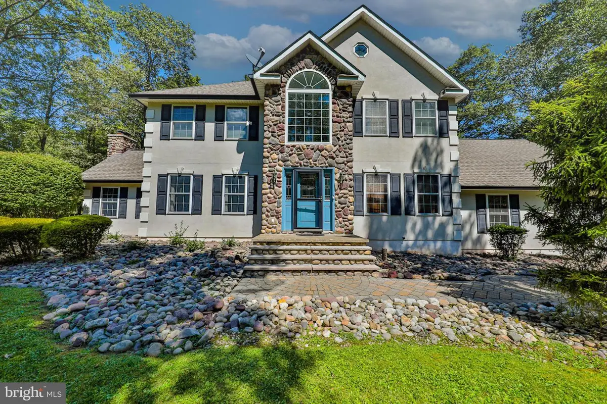 114 Hollow Dr, Stroudsburg, PA 18360 - #1