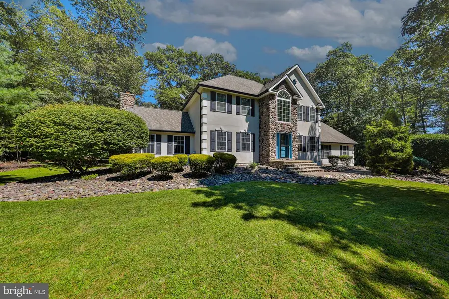 114 Hollow Dr, Stroudsburg, PA 18360 - #2