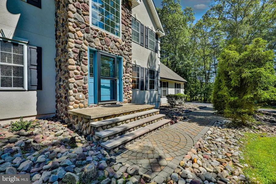 114 Hollow Dr, Stroudsburg, PA 18360 - #3