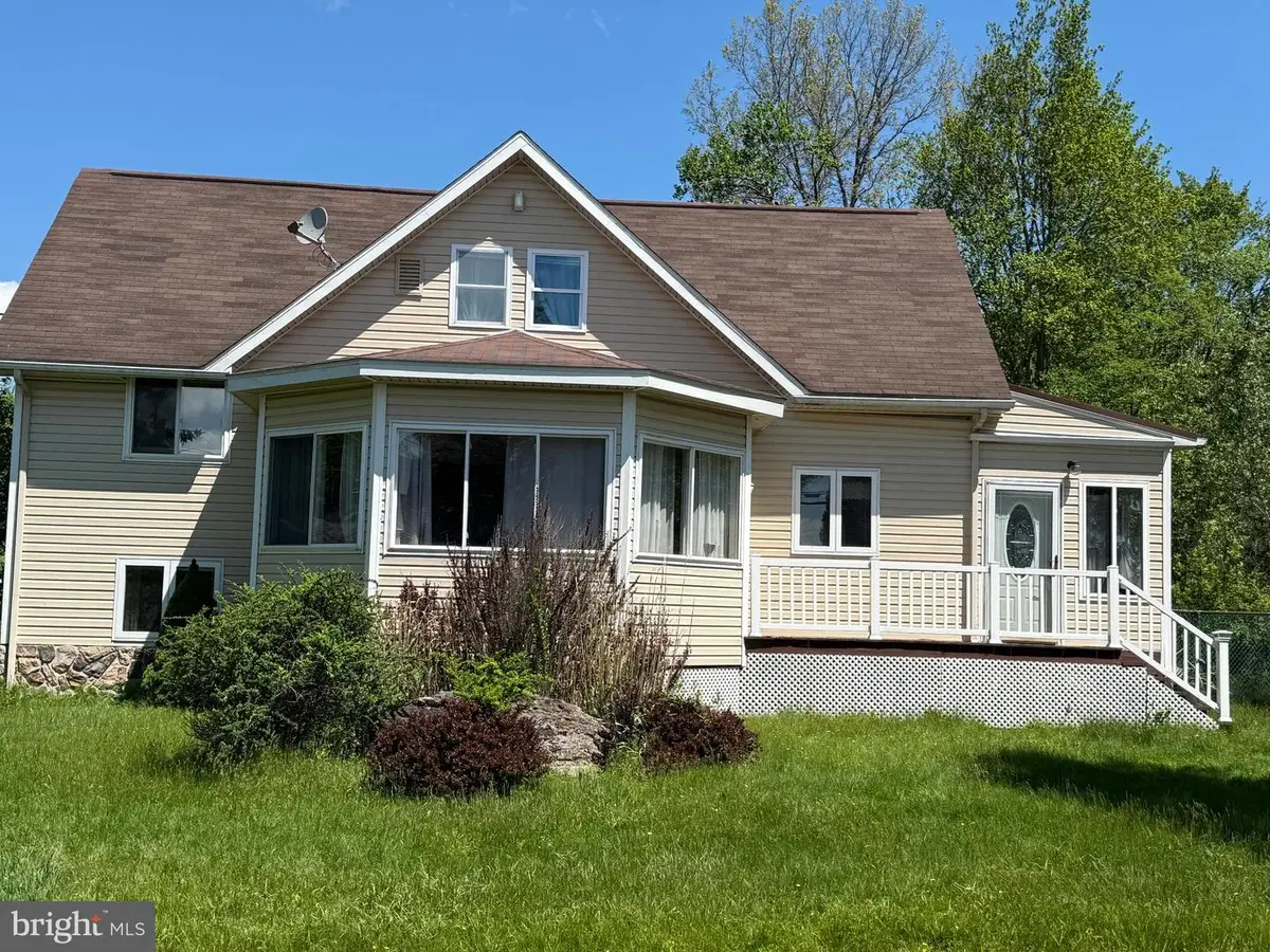 7639 Lake Shore Dr, Pocono Lake, PA 18347 - #1