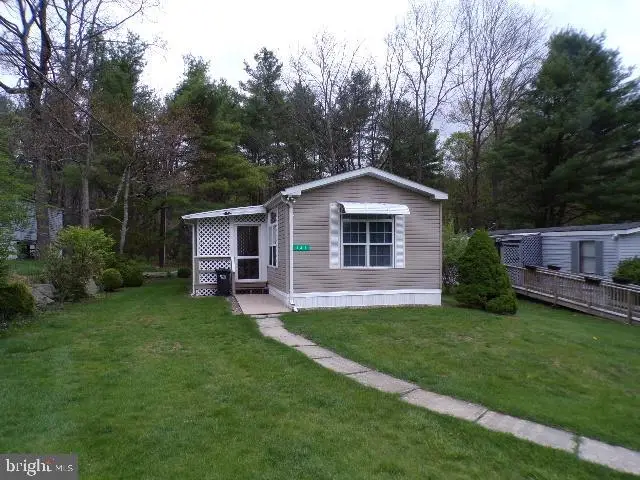 141 Gold Ln, Stroudsburg, PA 18360 - #1