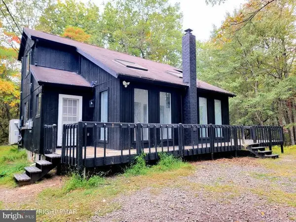 121 Overland Dr, LONG POND, PA 18334
