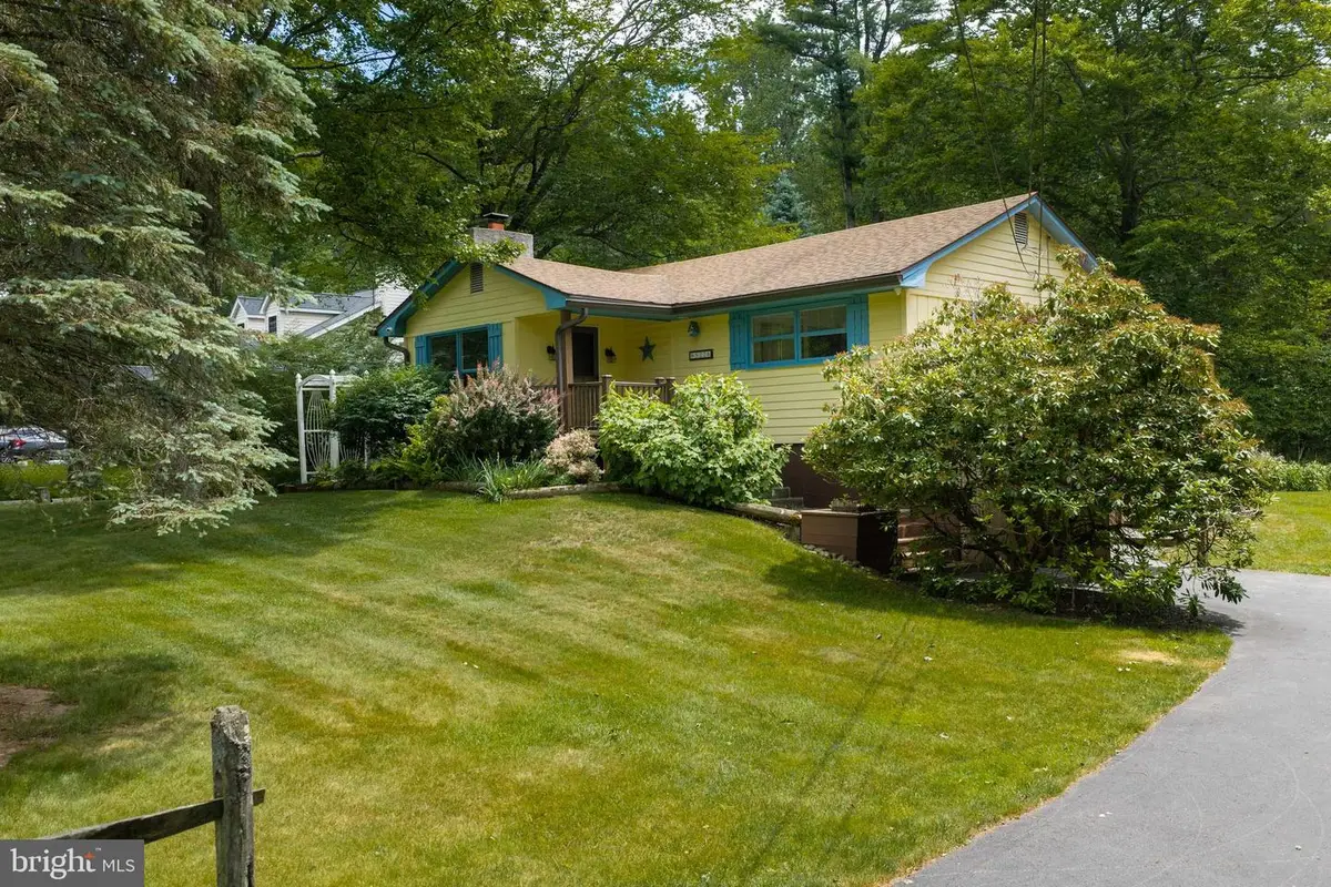 5226 Beechwood Rd, Blakeslee, PA 18610 - #1