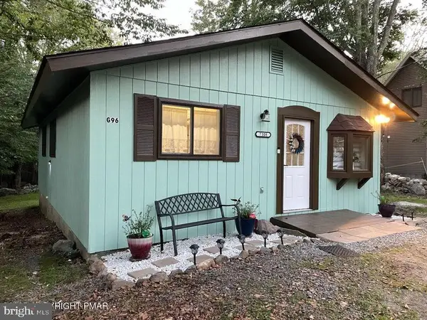 7108 Robinwood Dr, TOBYHANNA, PA 18466