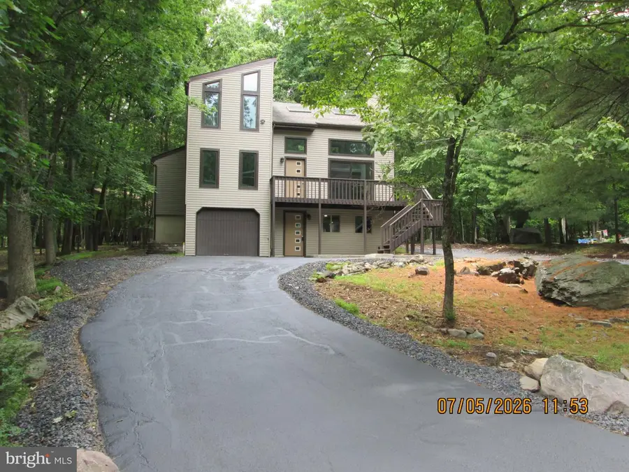 207 Somerset Dr, East Stroudsburg, PA 18301 - #2