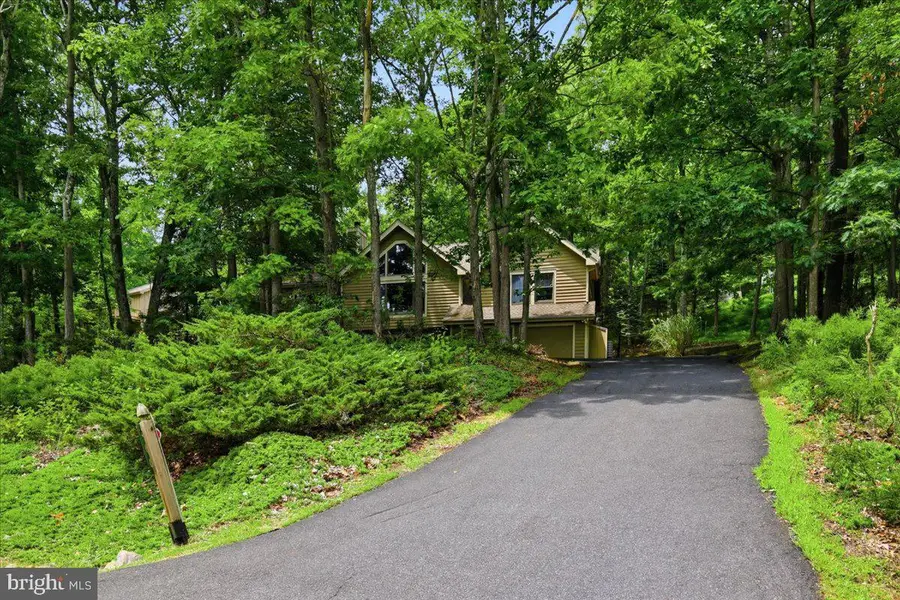 460 Spruce Dr, Tannersville, PA 18372 - #2