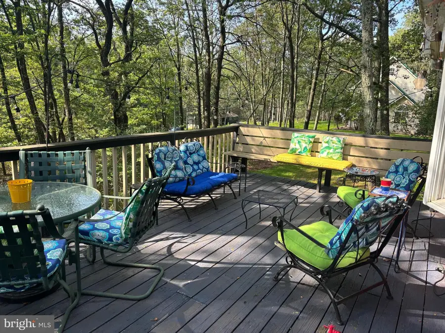 1281 N Rocky Mountain Dr, Effort, PA 18330 - #2