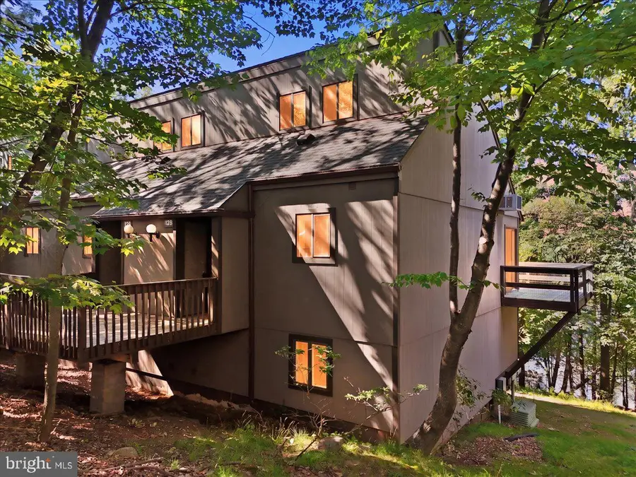126 Cross Country Ln, Tannersville, PA 18372 - #2