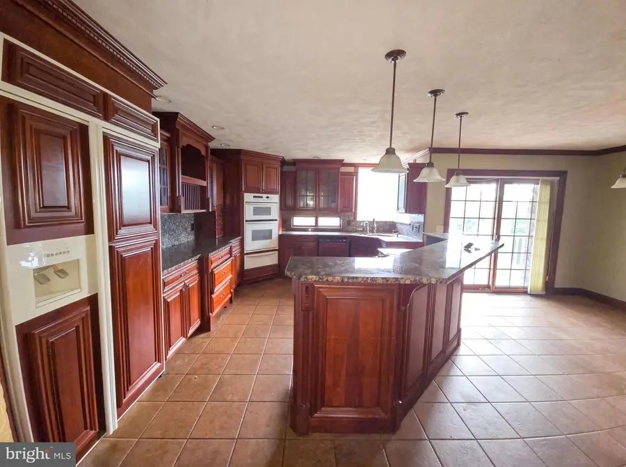 2217 Valley View Dr S, Saylorsburg, PA 18353 - #2