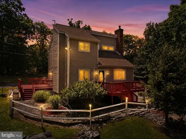 2522 Jonathan Ct, EAST STROUDSBURG, PA 18302