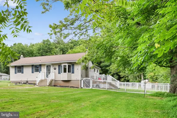 2096 Mountain Rd, STROUDSBURG, PA 18360