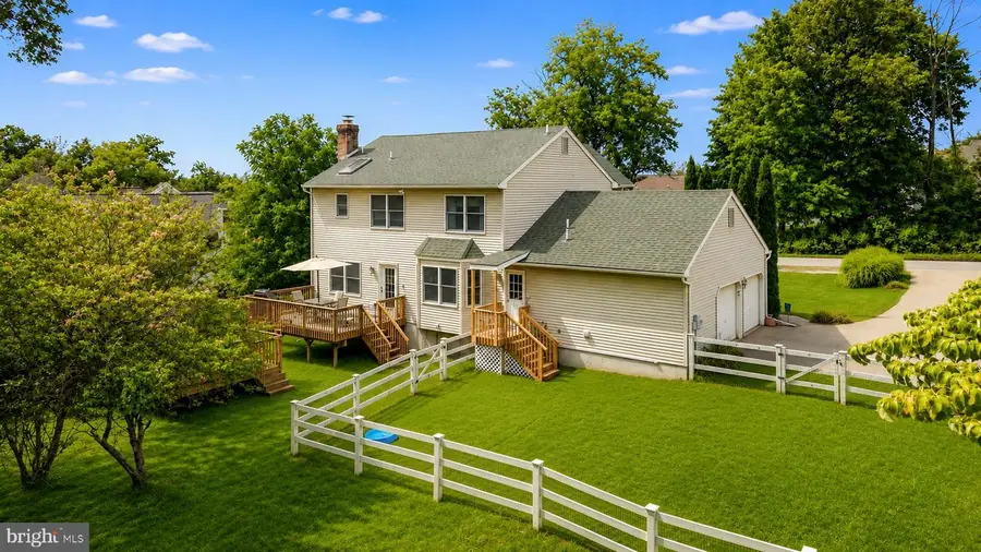 4006 Crest View Dr, Stroudsburg, PA 18360 - #3