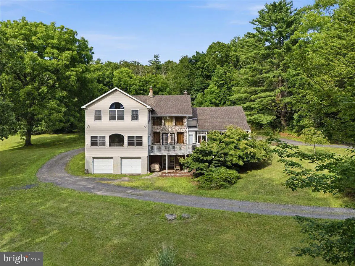 3381 Turkey Rd, Stroudsburg, PA 18360 - #1