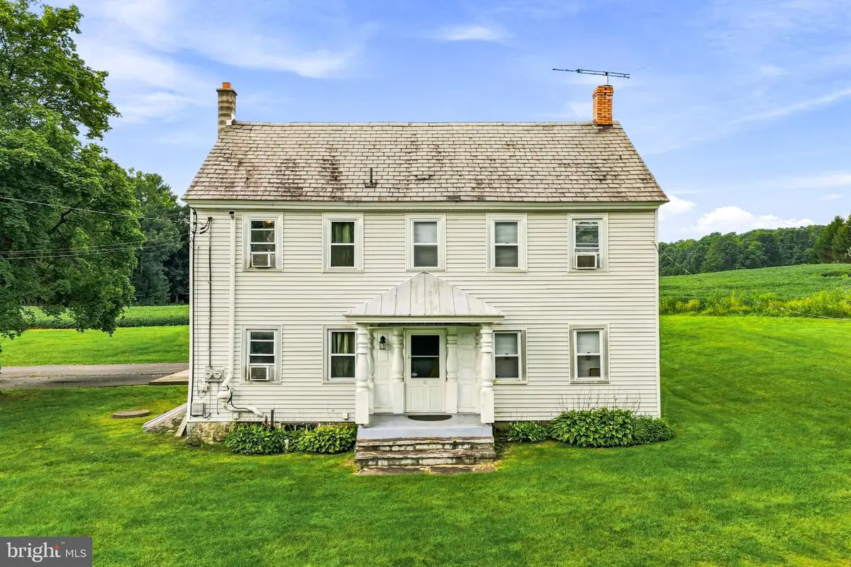 267 Long Mountain Rd, Effort, PA 18330 - #1
