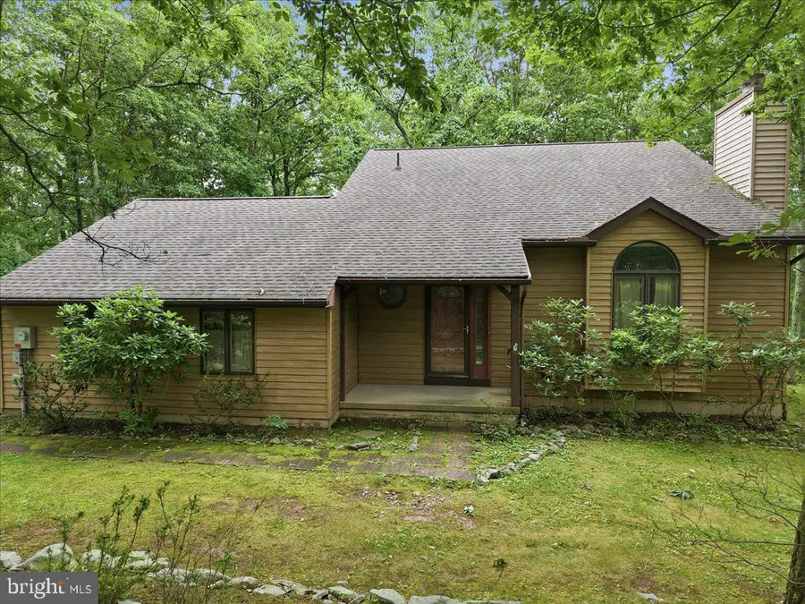 408 Longview Dr, Stroudsburg, PA 18360 - #2