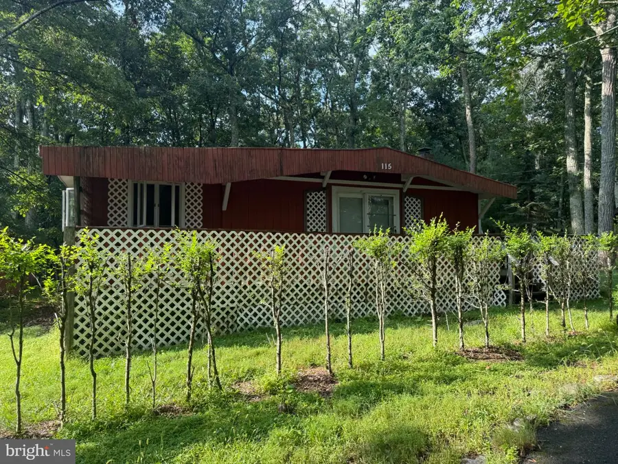 1222 Valley Dr, East Stroudsburg, PA 18302 - #2