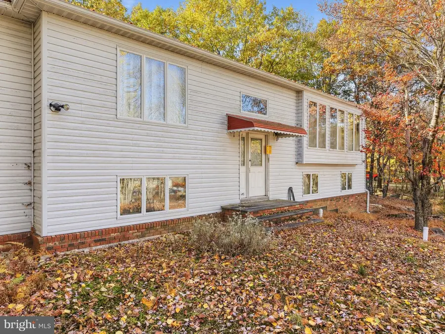 1353 Allegheny Dr, Blakeslee, PA 18610 - #2