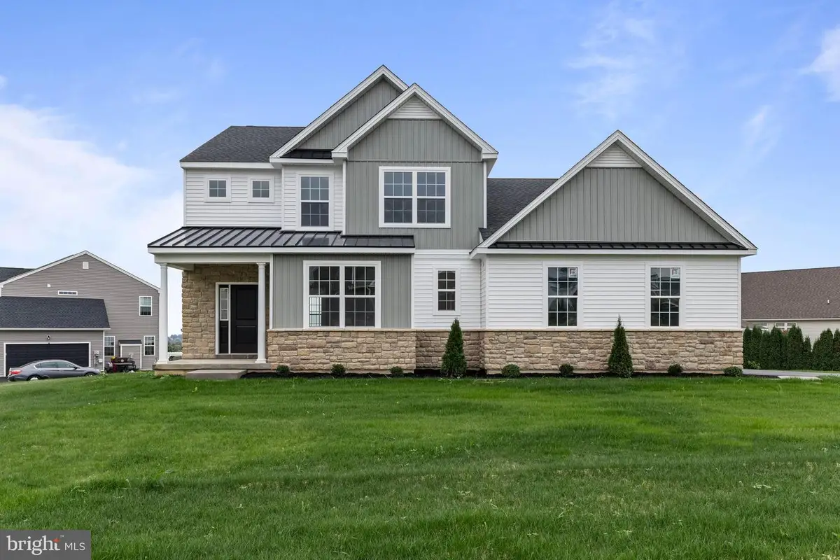 4780 Farrcroft Dr #113, Easton, PA 18040 - Image #1