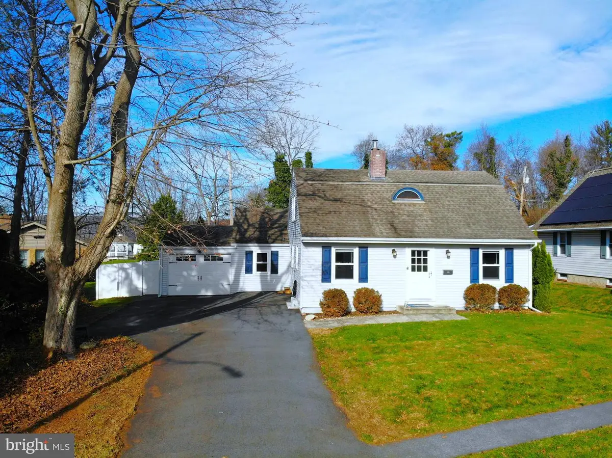 915 Birch Rd, Hellertown, PA 18055 - Image #1