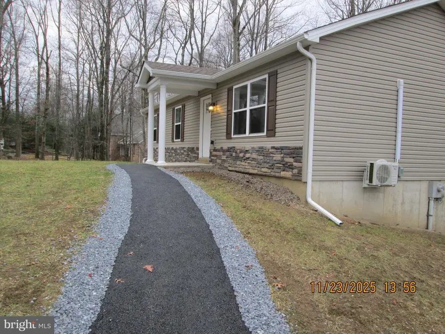 380 Gallery Ln, Mount Bethel, PA 18343 - Image #3