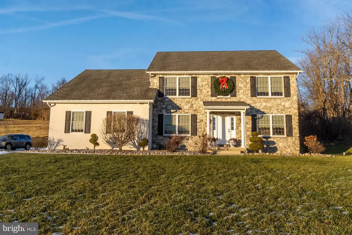 33 Starseed Dr, Bangor, PA 18013 - Image #1