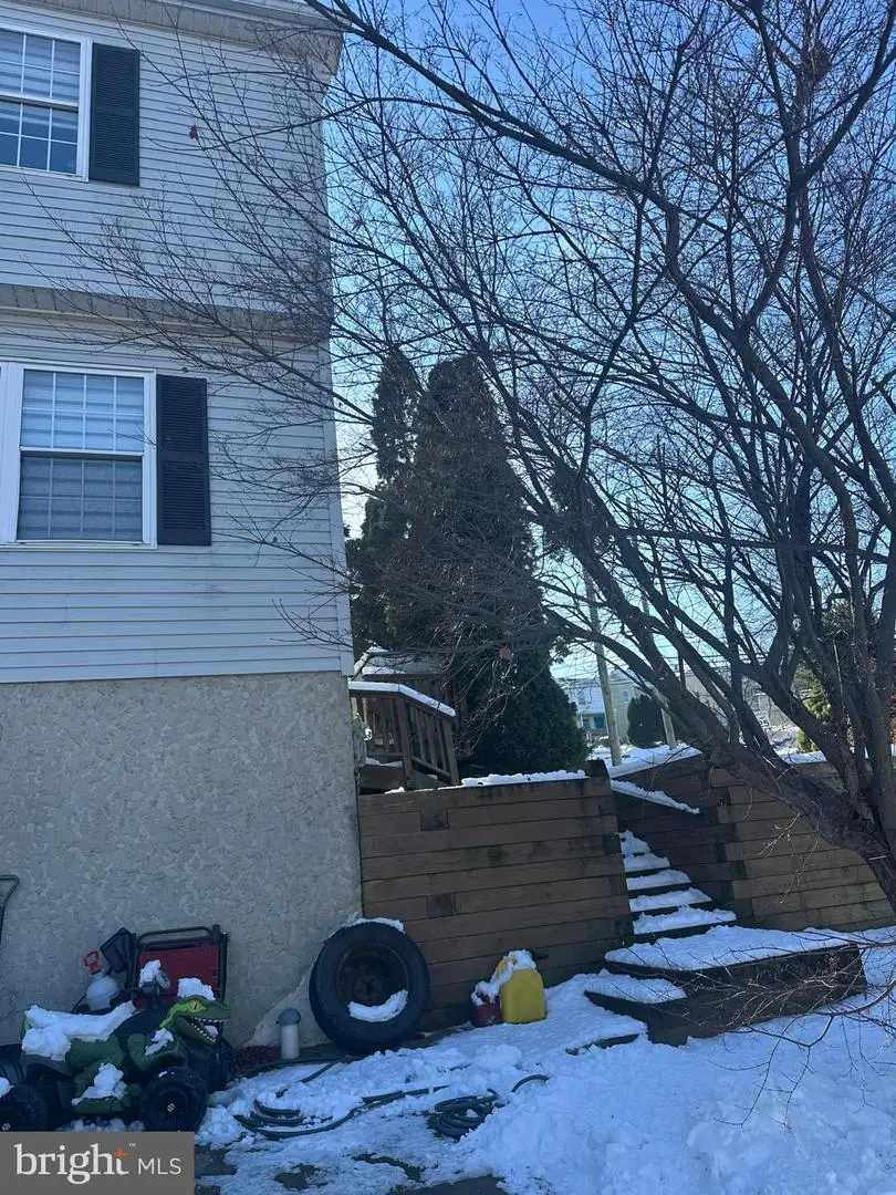 642 W Nesquehoning St, Easton, PA 18042 - Image #2