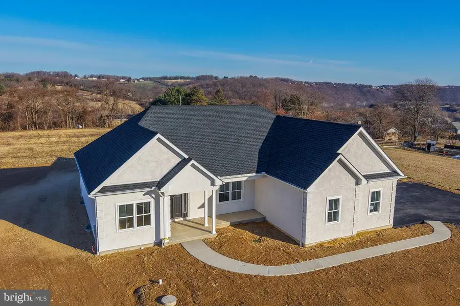 448 Long Ln, Walnutport, PA 18088 - Image #2