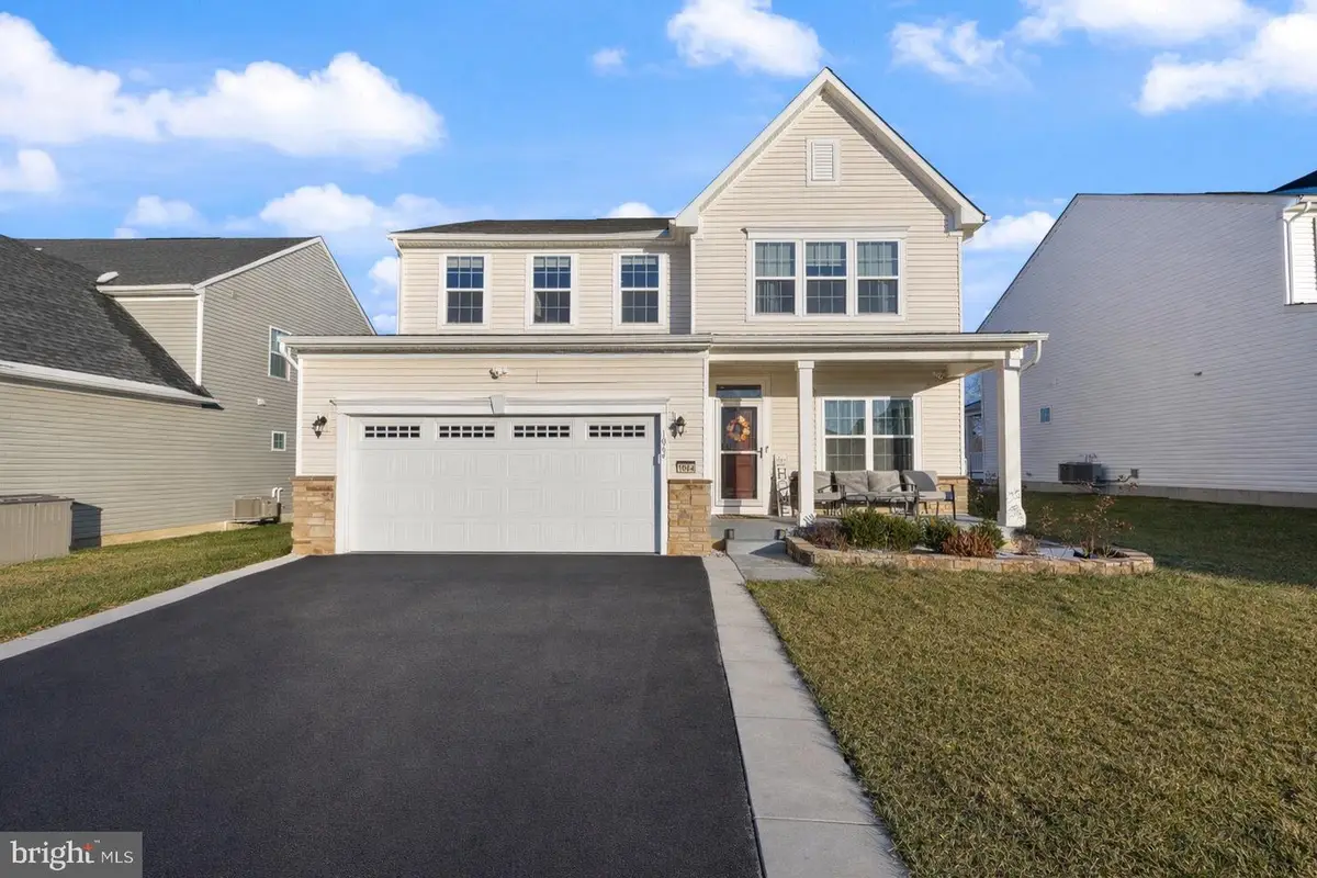 1064 Woodmont Ln, Catasauqua, PA 18032 - Image #1