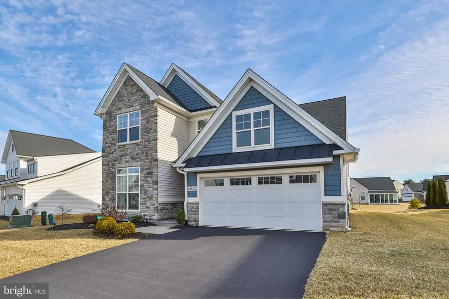 6822 Sycamore Dr, Bath, PA 18014 - #2