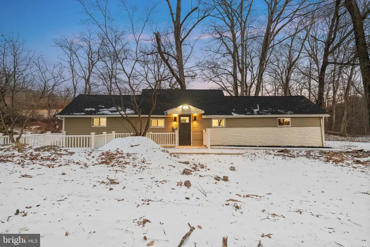 656 Creek Rd, Bath, PA 18014 - #1