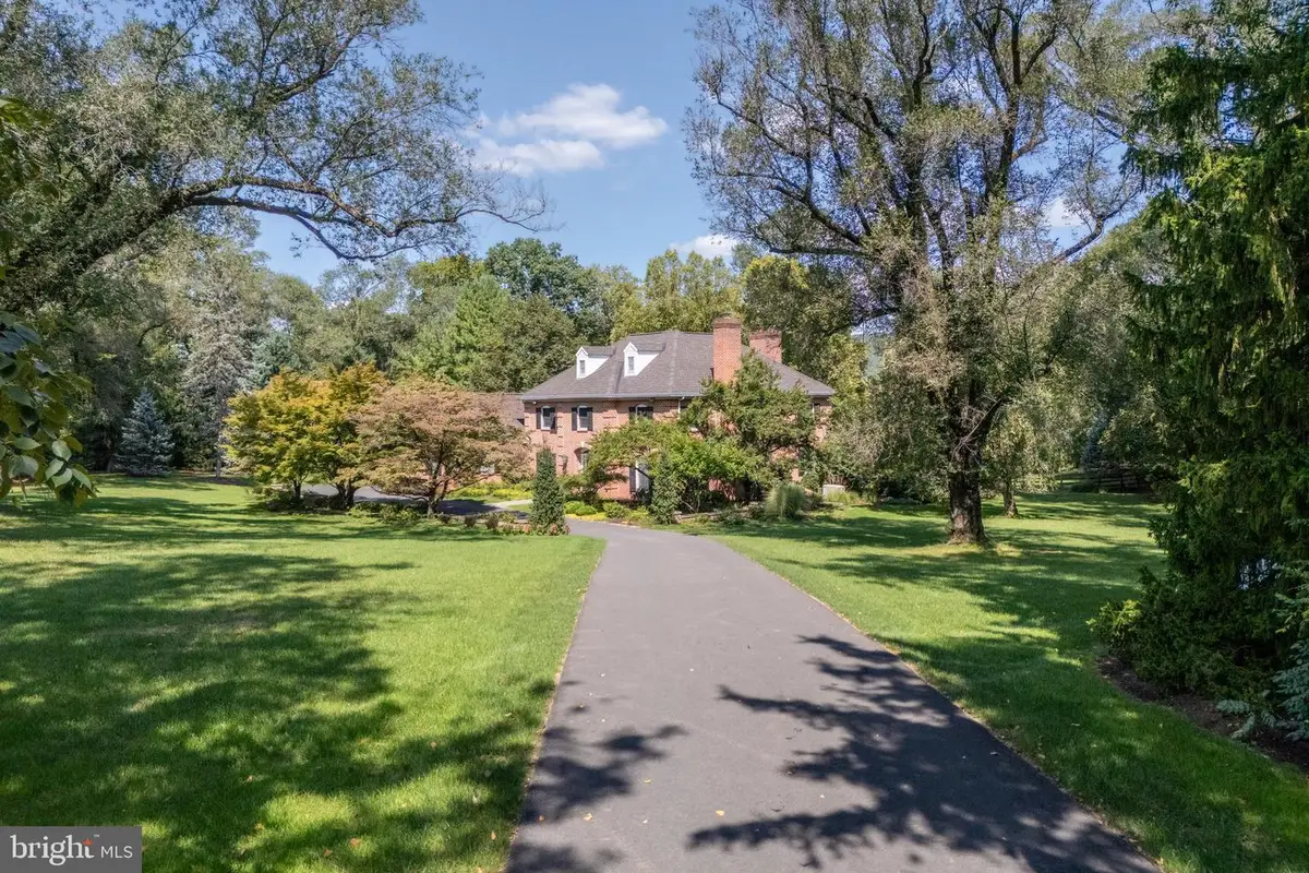 1593 Saucon Valley Rd, Bethlehem, PA 18015 - #1