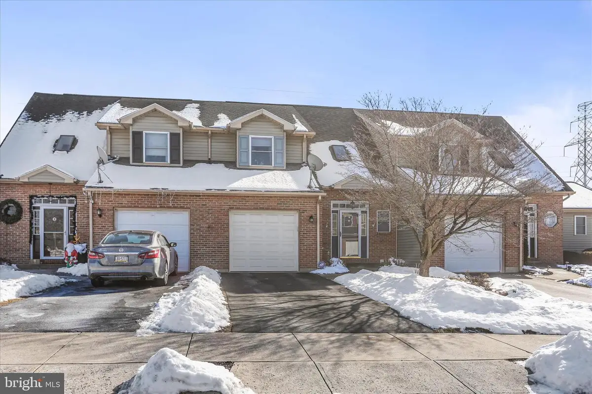 202 Stephanie Dr, Easton, PA 18045 - Image #1