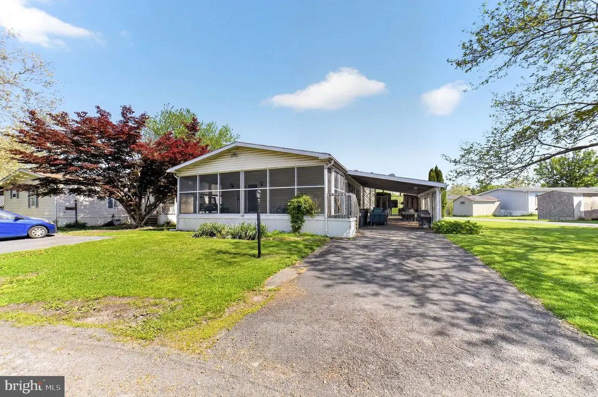 182 Greenbriar Dr S, Bath, PA 18014 - #1