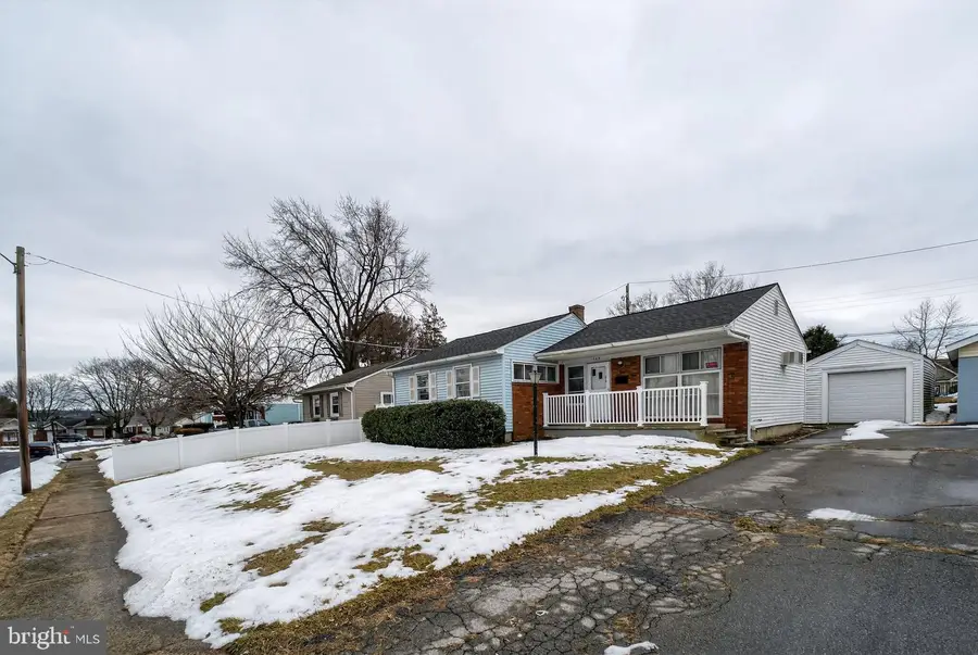 1569 Fleming St, Bethlehem, PA 18017 - #2