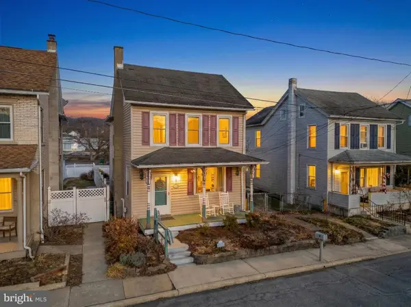 117 S Canal St, WALNUTPORT, PA 18088