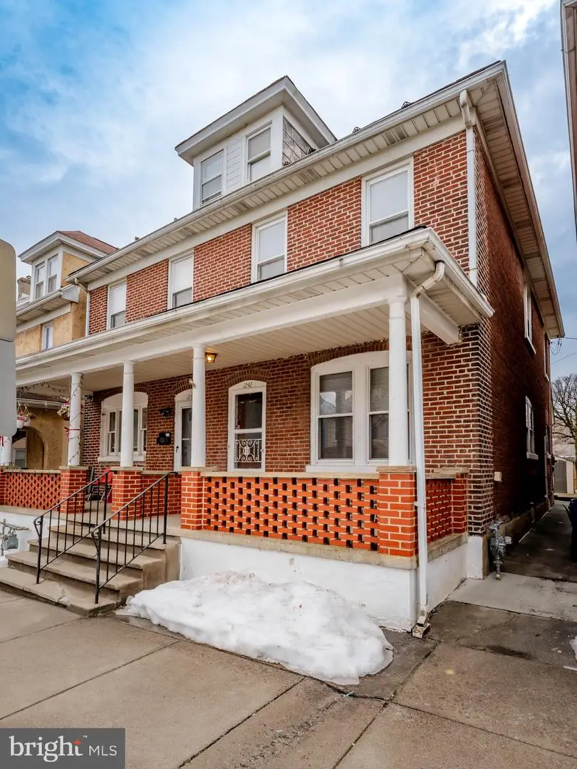 1242 Ferry St, Easton, PA 18042 - #2