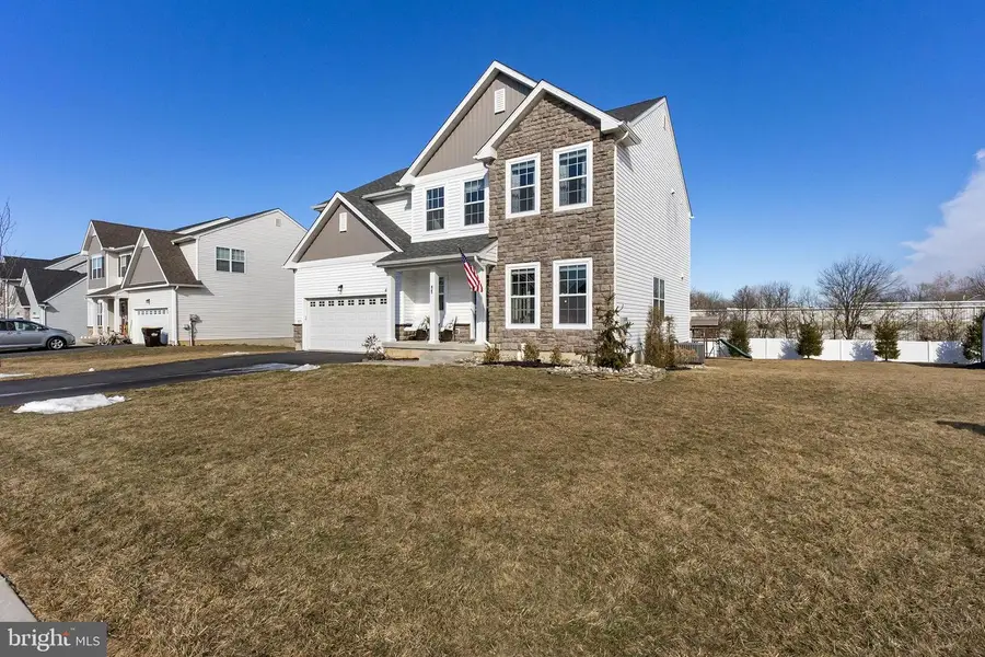 425 Chief Tatamy St, Easton, PA 18045 - #3