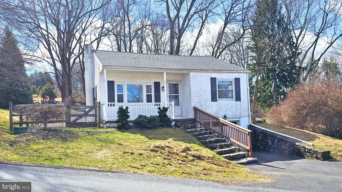 2234 Silver Creek Rd, Hellertown, PA 18055 - #1