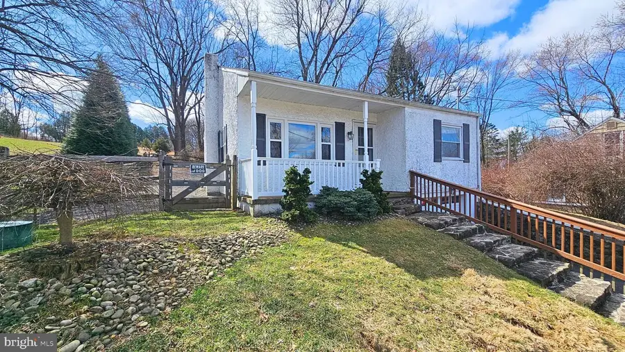 2234 Silver Creek Rd, Hellertown, PA 18055 - #3