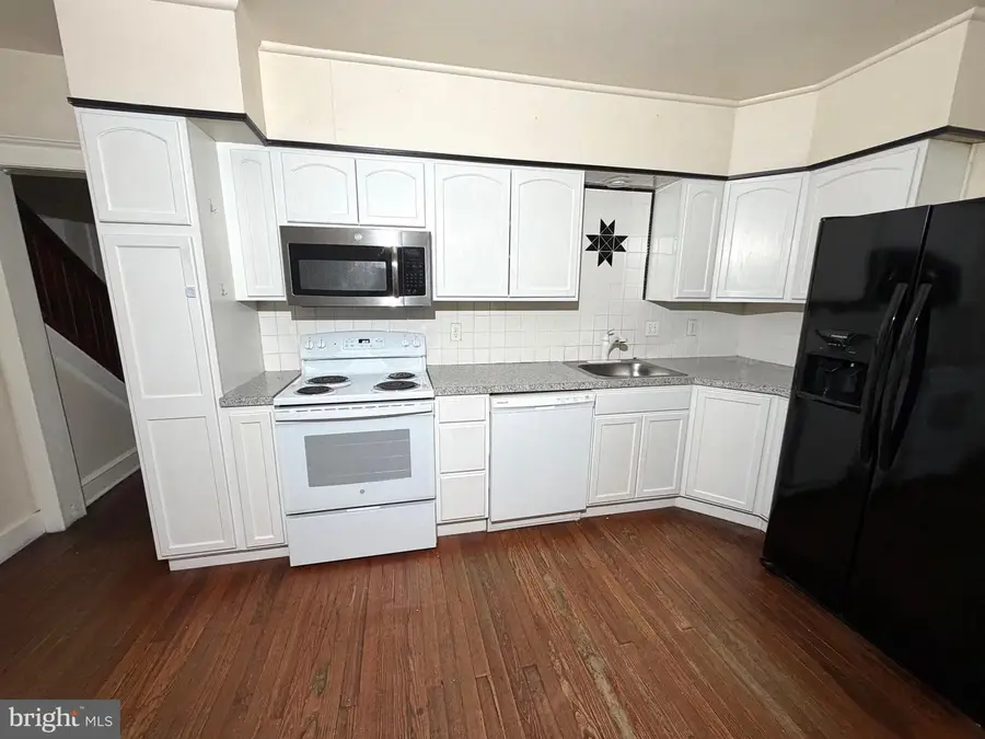 416 Carlton Ave, Bethlehem, PA 18015 - #2