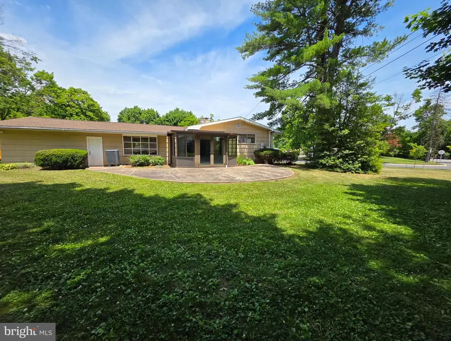 1611 Mark Twain Cir, Bethlehem, PA 18017 - #3