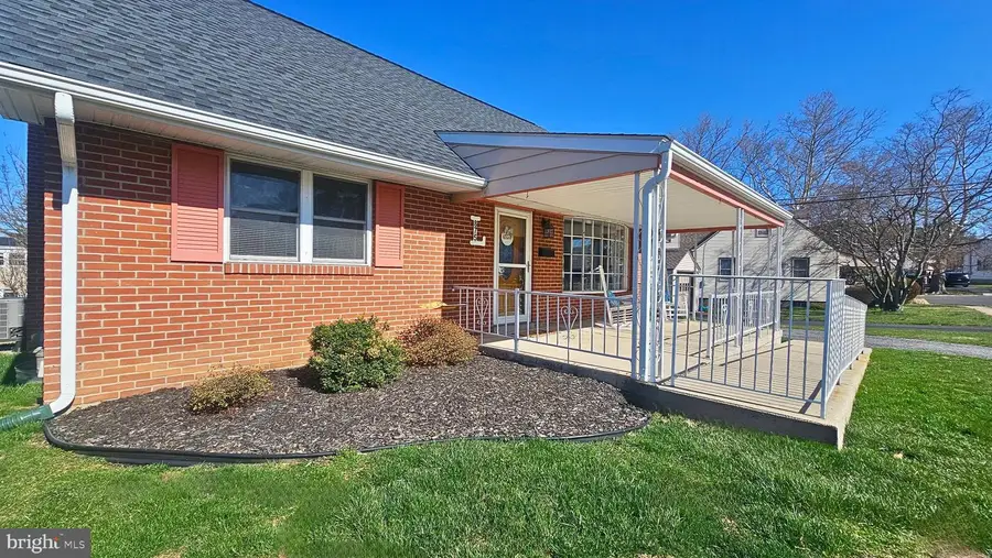 875 Poplar Rd, Hellertown, PA 18055 - #2