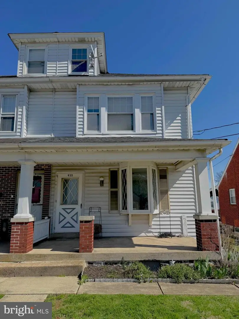 935 Easton Rd, Hellertown, PA 18055 - #2