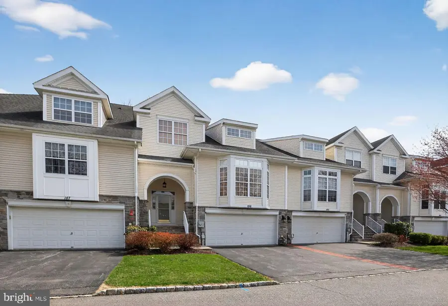 186 Oakmont Ct, Easton, PA 18042 - #2