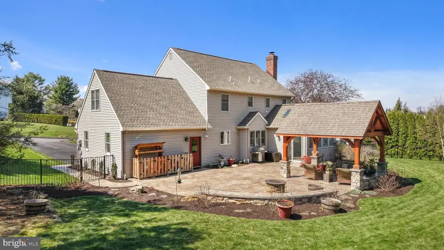 1625 Arrowwood Dr, Easton, PA 18040 - #2