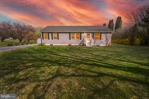 838 S Dogwood Rd, WALNUTPORT, PA 18088