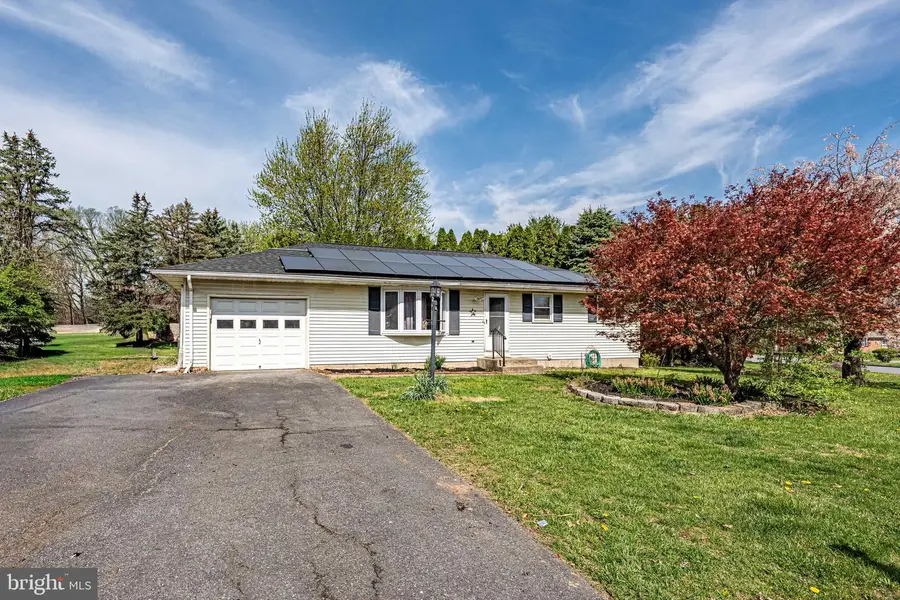 8 Babbling Brook Rd, Easton, PA 18045 - #2
